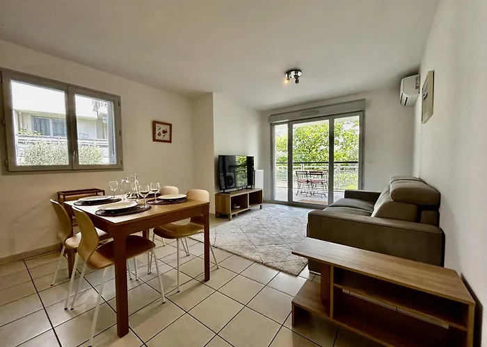 Апартаменты 2 Pieces Avec Terrasse Et Garage A - Fr-1-252-201 *