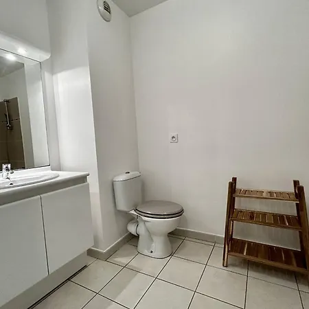 2 Pieces Avec Terrasse Et Garage A - Fr-1-252-201