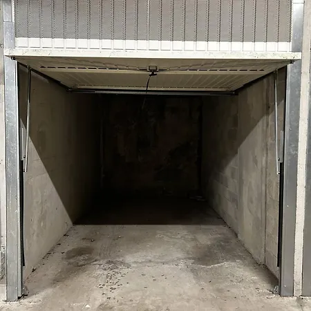 2 Pieces Avec Terrasse Et Garage A - Fr-1-252-201 *