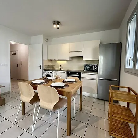 2 Pieces Avec Terrasse Et Garage A - Fr-1-252-201