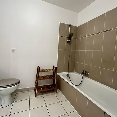 2 Pieces Avec Terrasse Et Garage A - Fr-1-252-201 Appartement Antibes